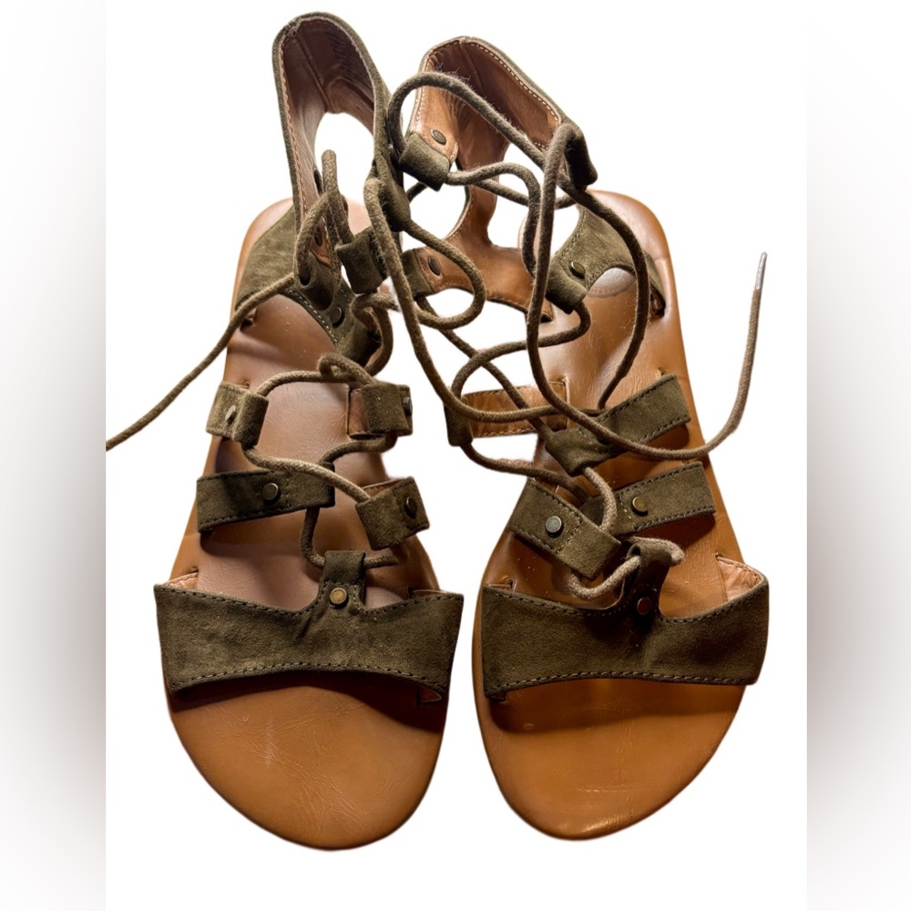 Kohl’s Olive Strappy Sandals